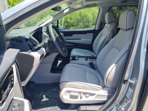 New 2026 Honda Odyssey Touring image 23