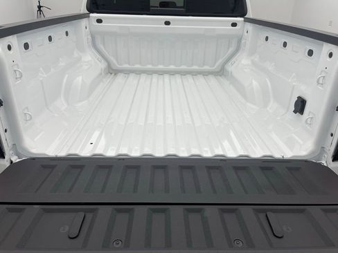 New 2025 GMC Canyon Elevation w/ Convenience Package image 33