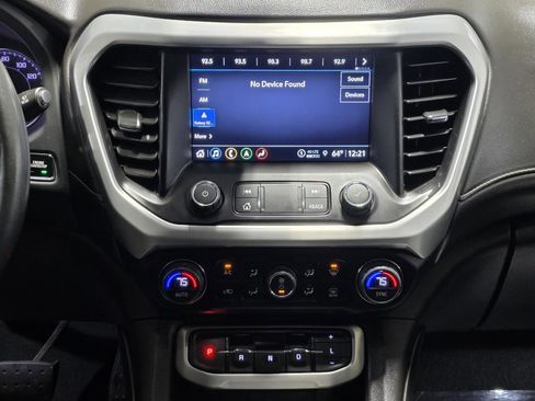 Used 2023 GMC Acadia SLT image 28