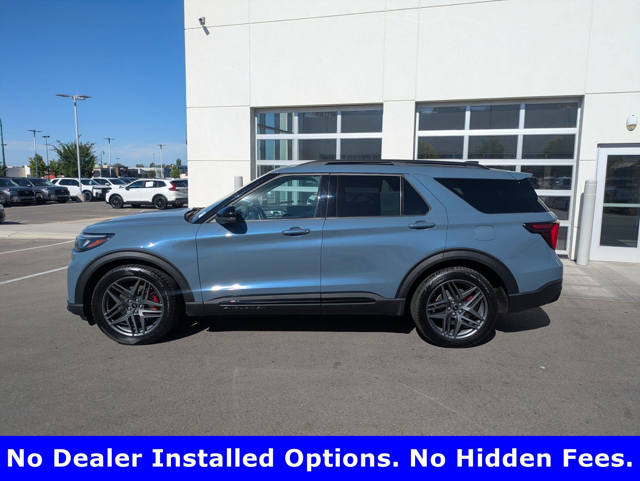 Used 2025 Ford Explorer ST AWD/4WD image 7
