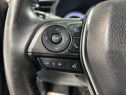 Used 2022 Toyota Venza LE image 24