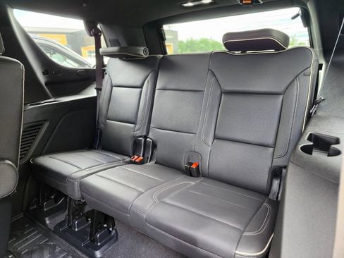 Used 2024 Chevrolet Tahoe Premier AWD/4WD image 18