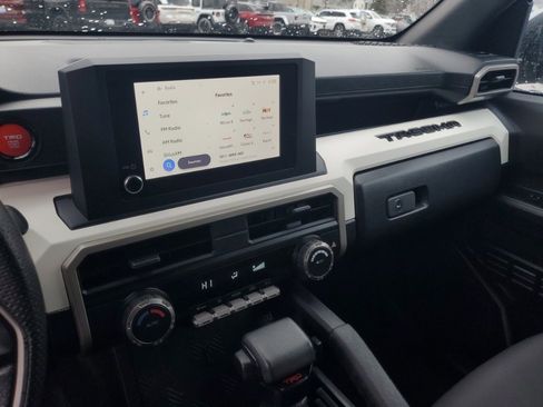 Used 2024 Toyota Tacoma TRD Sport image 17