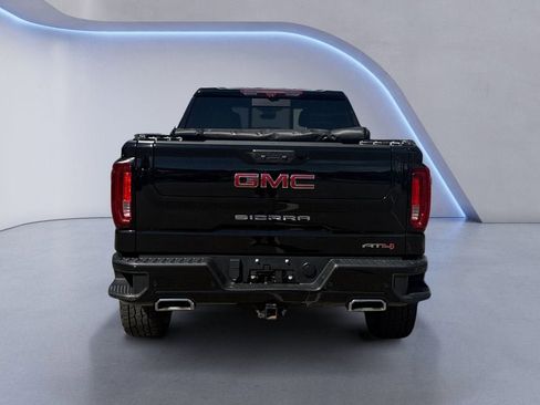 Used 2023 GMC Sierra 1500 AT4 w/ AT4 Premium Package AWD/4WD image 4