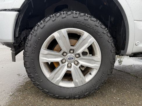 Used 2018 Ford F150 Platinum w/ Equipment Group 701A Luxury image 9