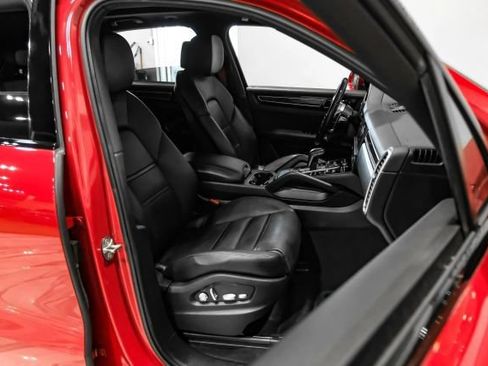 Used 2021 Porsche Cayenne AWD/4WD image 33