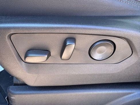 Used 2024 Chevrolet Suburban High Country w/ Advanced Technology Package image 19