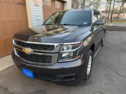 Used 2018 Chevrolet Suburban LT image 7