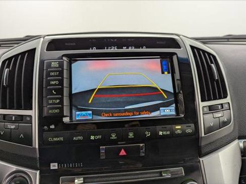 Used 2015 Toyota Land Cruiser AWD/4WD image 24