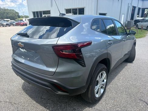 Used 2026 Chevrolet Trax LS FWD image 7