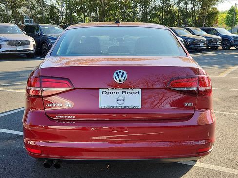 Used 2016 Volkswagen Jetta SE FWD image 5