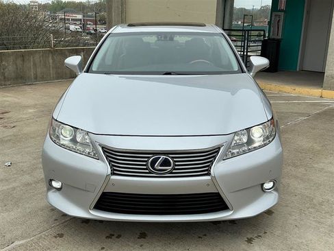 Used 2014 Lexus ES 300h w/ Luxury Package w/Bamboo Trim FWD image 11