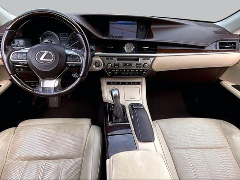 Used 2016 Lexus ES 350 w/ Ultra Luxury Package FWD image 13