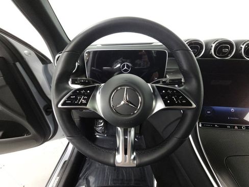 Used 2024 Mercedes-Benz GLC 300 4MATIC w/ Driver Assistance Package image 12