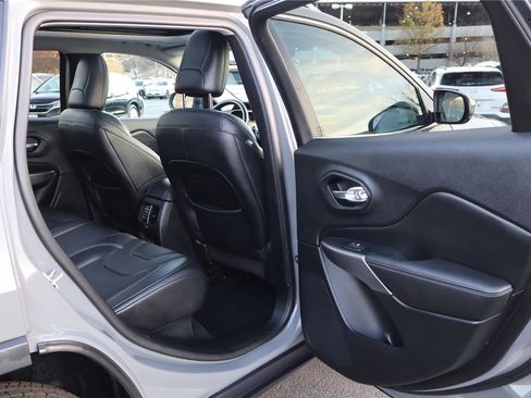 Used 2021 Jeep Cherokee Latitude Lux w/ Sun & Sound Group image 30