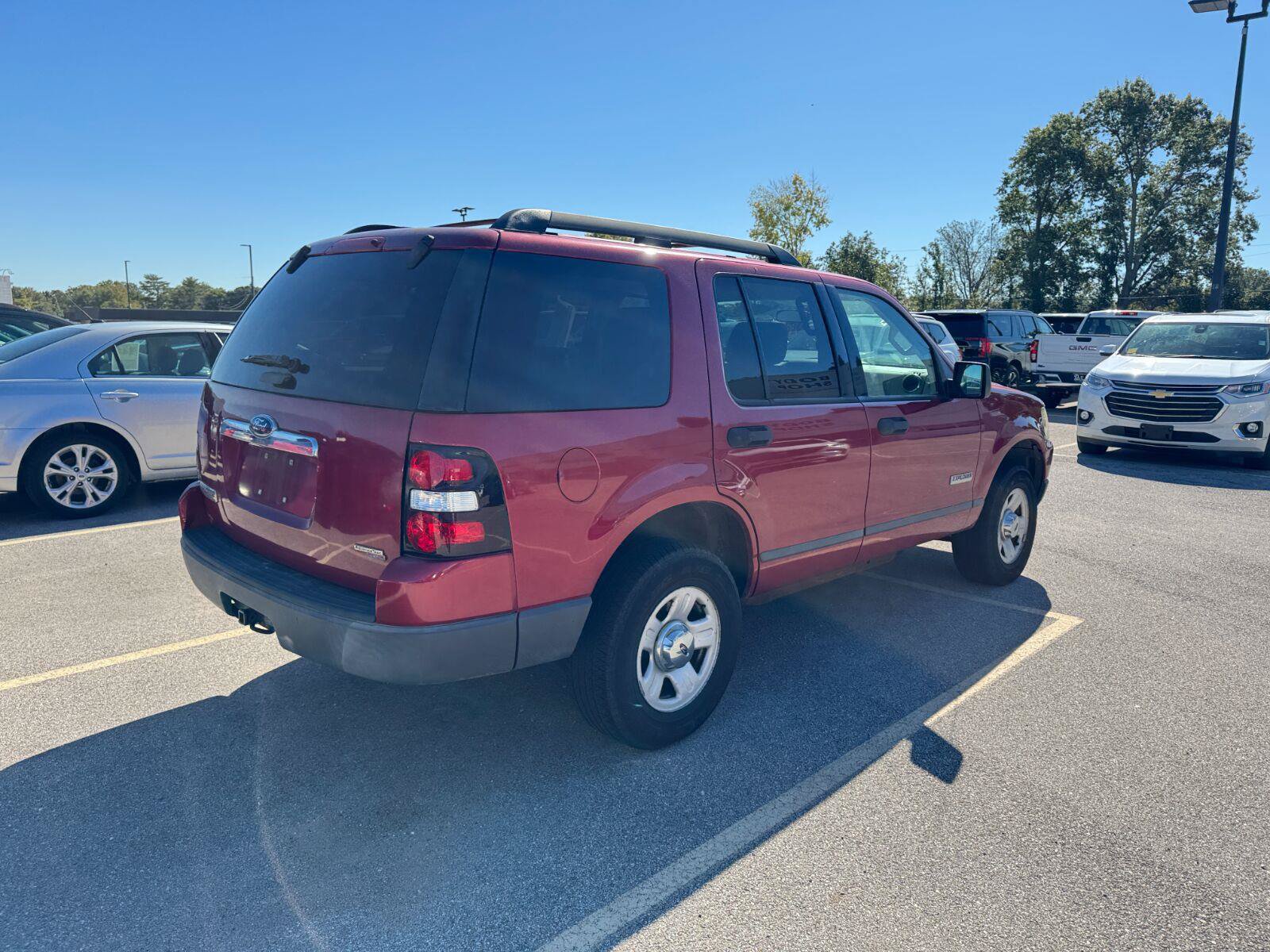 Used 2006 Ford Explorer XLS RWD image 12
