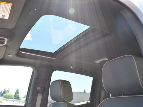 Used 2026 GMC Canyon Denali AWD/4WD image 16