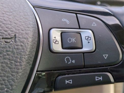 Used 2017 Volkswagen Passat 1.8T SEL Premium image 26