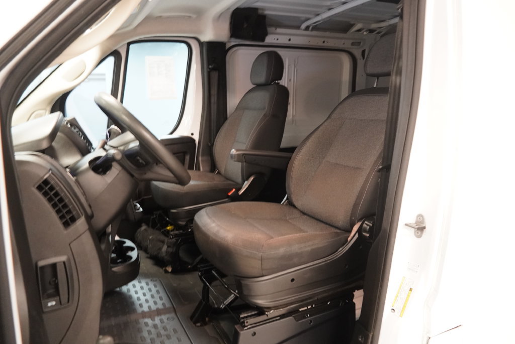 Used 2025 RAM ProMaster 1500 w/ Convenience Group FWD image 3