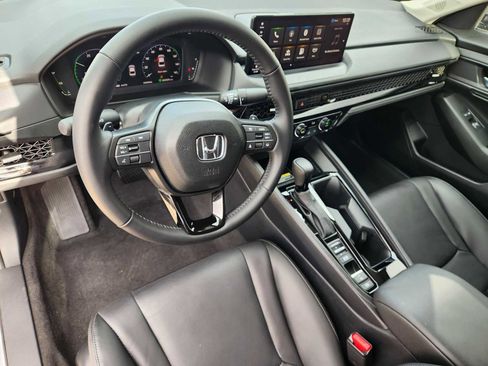 Certified 2025 Honda Accord EX-L image 2