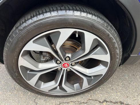 Used 2020 Jaguar E-PACE SE image 29