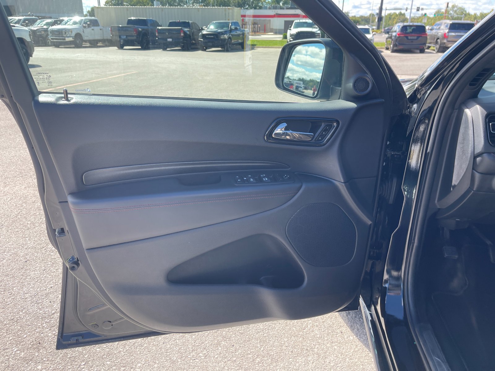 Used 2025 Dodge Durango R/T AWD/4WD image 11