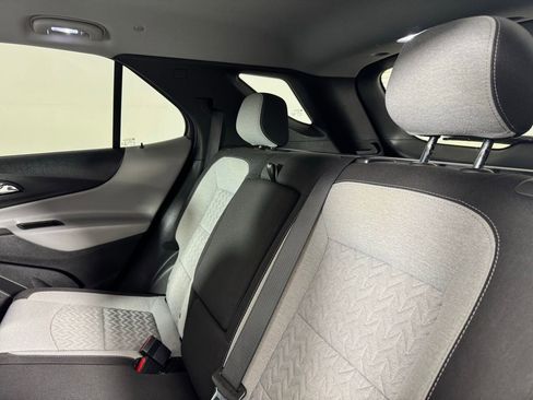 Used 2022 Chevrolet Equinox LS image 35