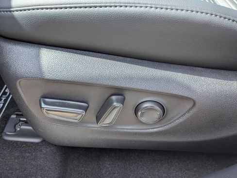 Used 2026 Toyota Highlander XSE AWD/4WD image 8