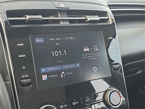 Used 2023 Hyundai Tucson SE image 16