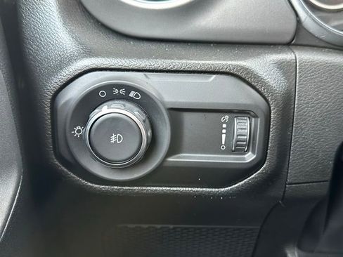 Used 2023 Jeep Wrangler Sport image 17