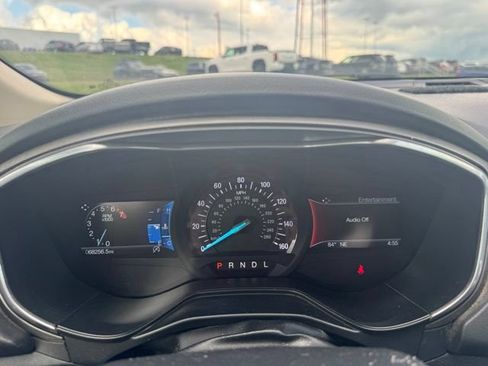 Used 2020 Ford Fusion SE FWD image 17