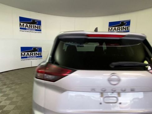 Used 2024 Nissan Rogue S FWD image 9