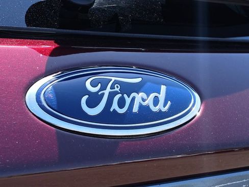 Used 2022 Ford Explorer XLT w/ Equipment Group 202A AWD/4WD image 24
