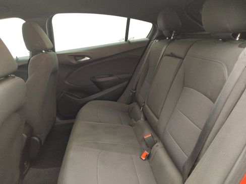 Used 2019 Chevrolet Cruze LT w/ Convenience Package FWD image 18
