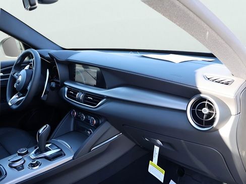 New 2025 Alfa Romeo Stelvio Sprint AWD/4WD image 11