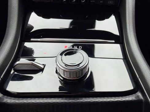 Used 2025 Jeep Grand Cherokee L Limited w/ Black Appearance Package image 15