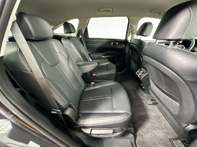 Used 2023 Kia Sorento EX AWD/4WD image 29