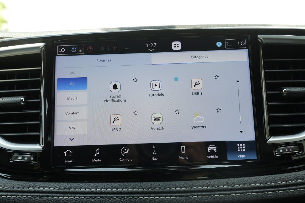 Used 2025 Chrysler Pacifica Limited FWD image 66