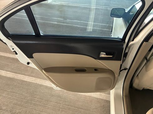 Used 2007 Ford Fusion S FWD image 22