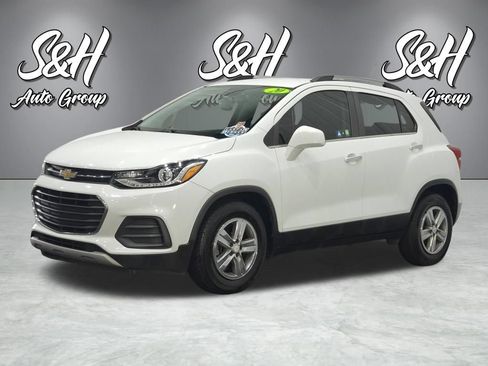 Used 2020 Chevrolet Trax LT w/ LT Convenience Package FWD image 14