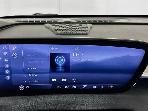 Used 2025 Buick Enclave Preferred FWD image 21