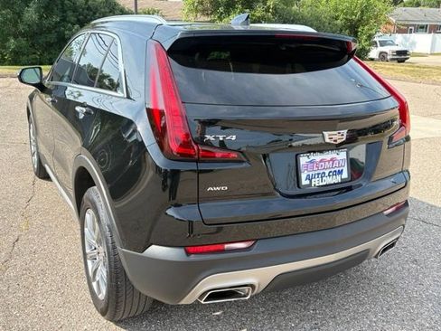 Used 2023 Cadillac XT4 Premium Luxury w/ Cold Weather Package AWD/4WD image 3