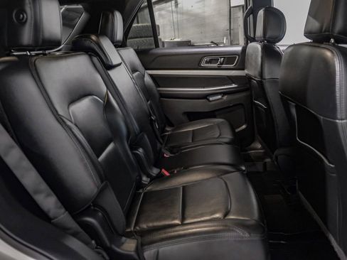 Used 2017 Ford Explorer XLT w/ Equipment Group 202A image 33