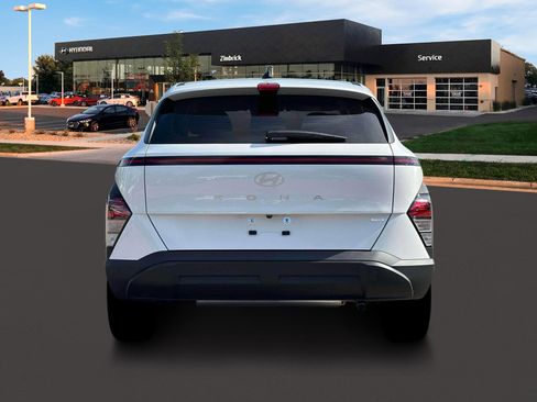 New 2026 Hyundai Kona SE image 6