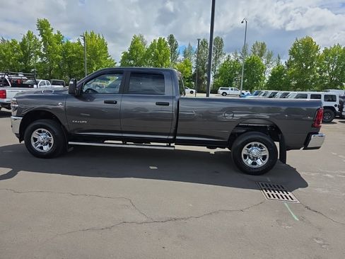 Used 2025 RAM 2500 Big Horn AWD/4WD image 2