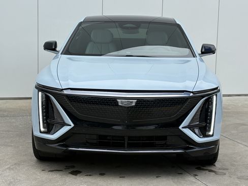 Used 2024 Cadillac Lyriq Sport AWD/4WD image 3