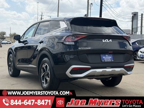 Used 2025 Kia Sportage LX image 7