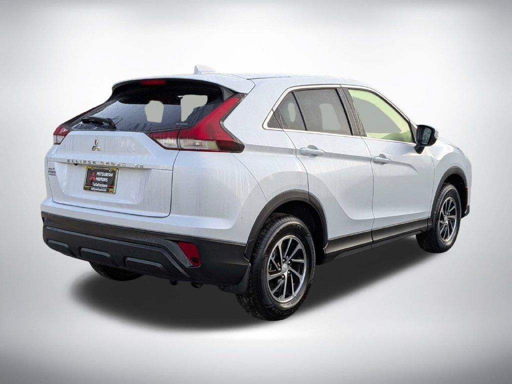 Used 2026 Mitsubishi Eclipse Cross ES AWD/4WD image 4