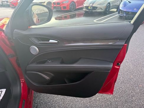 Used 2022 Alfa Romeo Stelvio Quadrifoglio w/ Active Assist Plus Package image 37