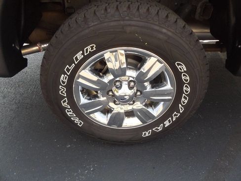 Used 2012 Ford F150 XLT w/ XTR Pkg image 30